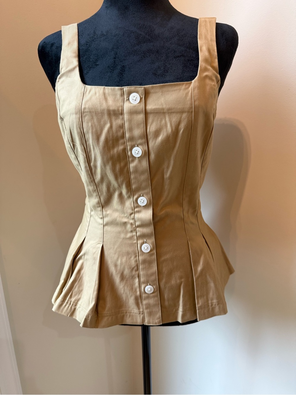 New with tags Banana Republic Tan Button-Front Peplum Tank Top Size 2.